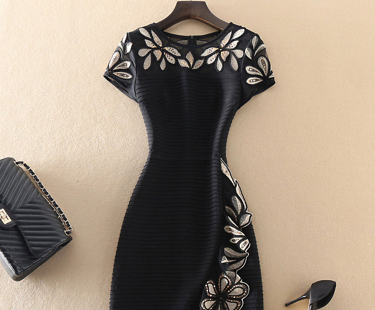 Plus Size Design Embroidered Short Sleeve Cover Hip Round Neck Dress