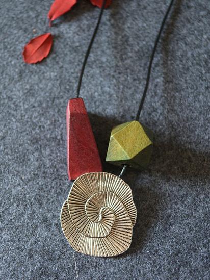 Vintage Irregular Wood Alloy Necklace