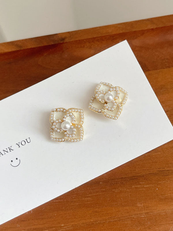 Vintage White Pearl Flower Earrings