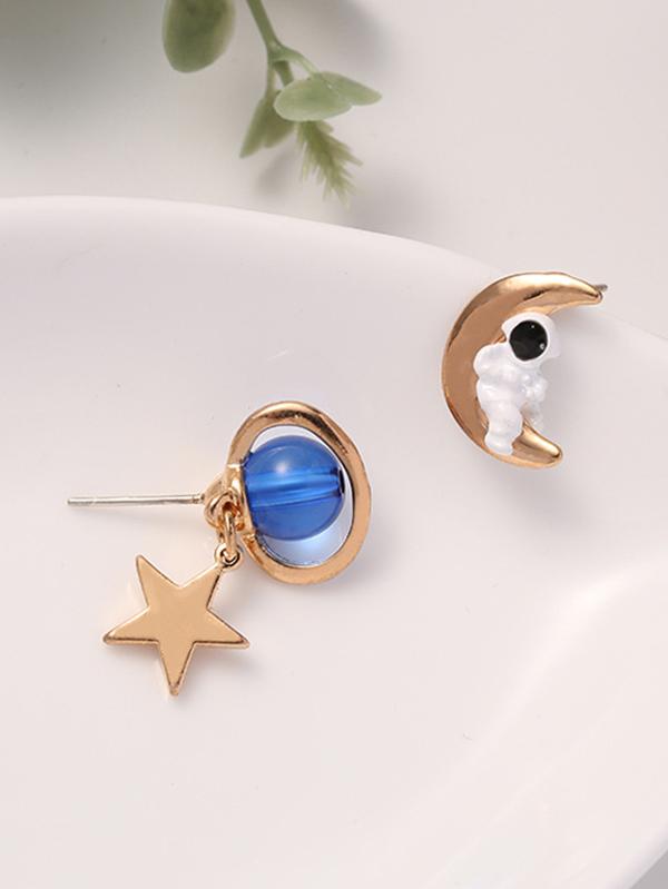 Spaceman Earth Shape Earrings