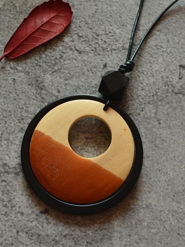 Geometric Circle Two-Color Wood Chip Long Necklace