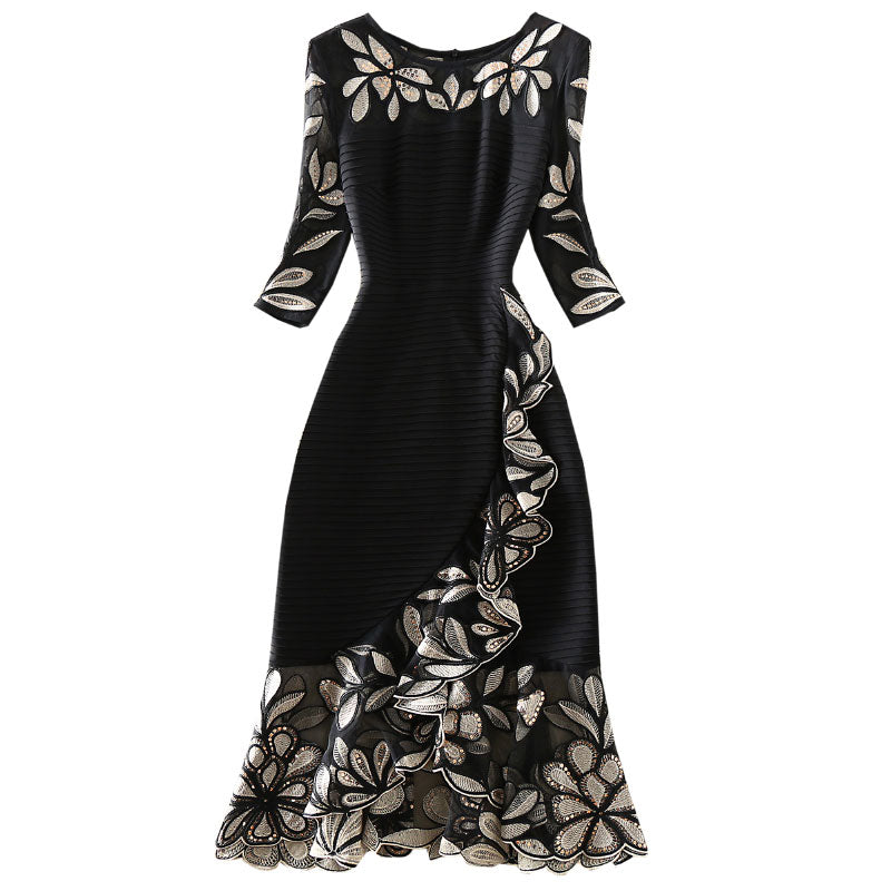 Plus Size Design Embroidered Half Sleeve Cover Hip Round Neck Dress