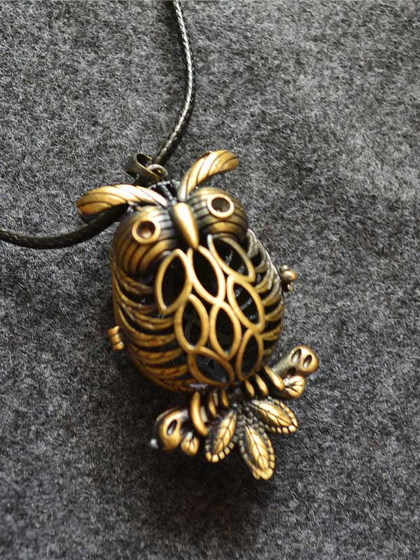 Artistic Retro Solid Owl Necklace