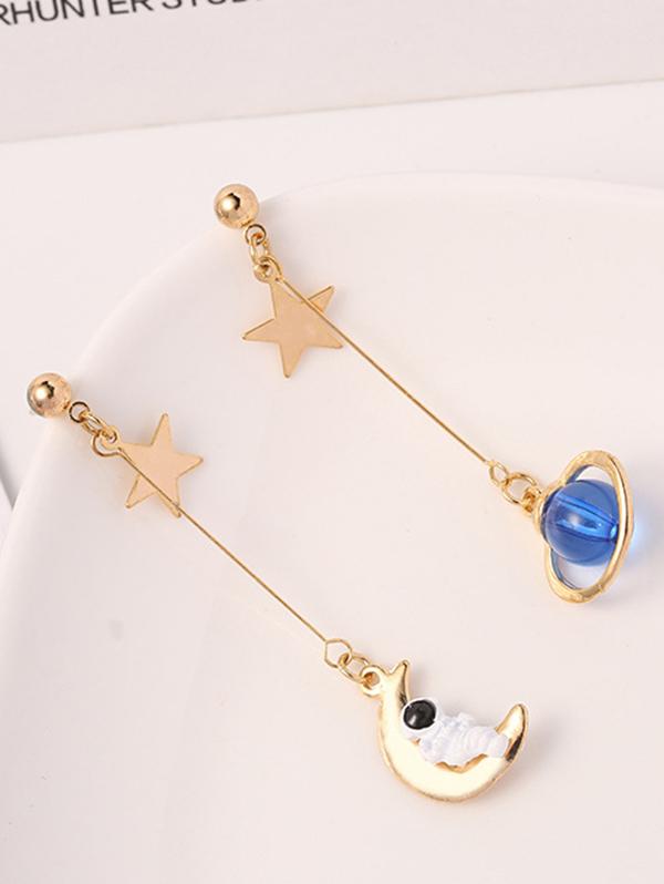 Spaceman Earth Shape Earrings